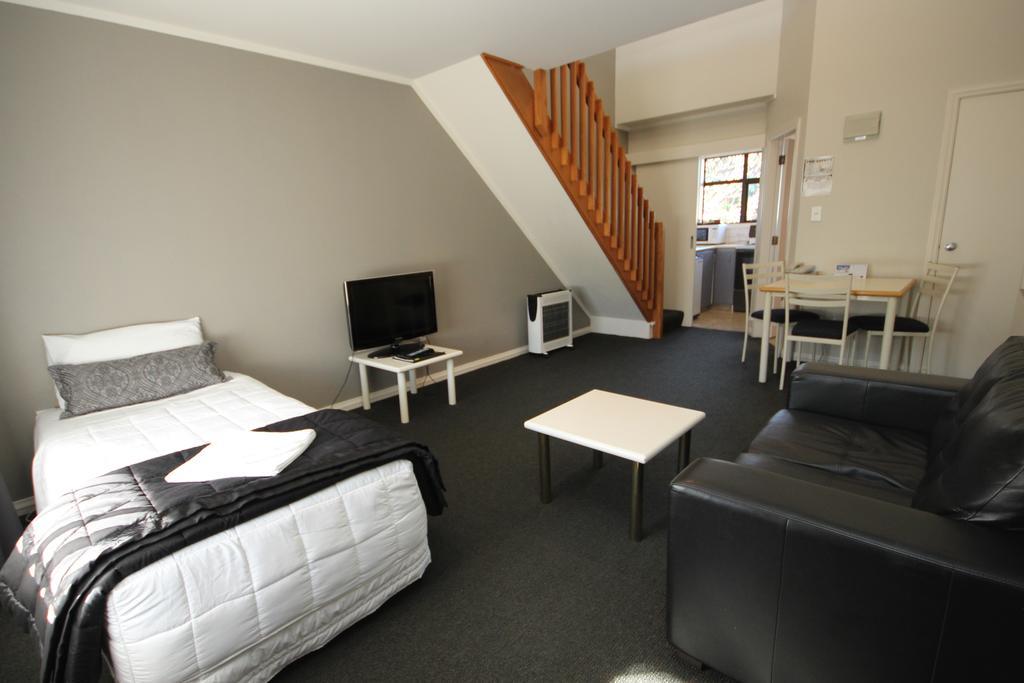 Champers Motor Inn Lower Hutt Eksteriør billede