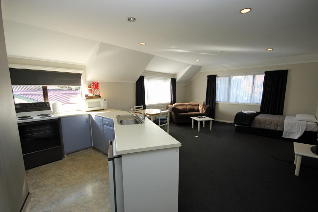 Champers Motor Inn Lower Hutt Eksteriør billede