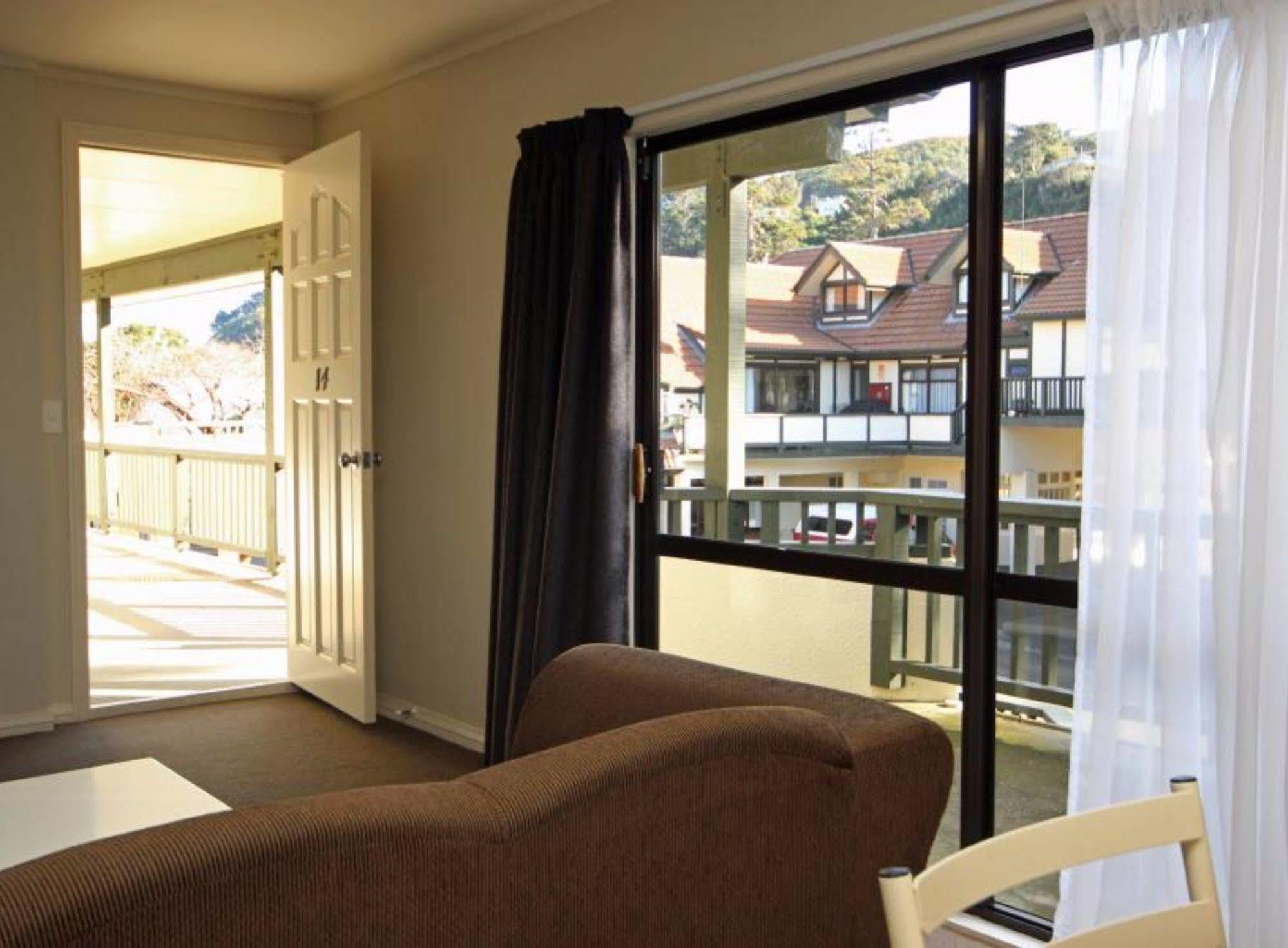 Champers Motor Inn Lower Hutt Eksteriør billede